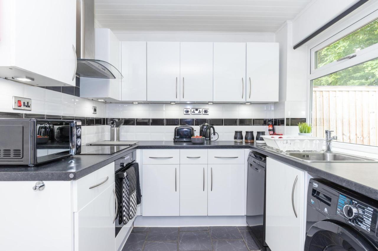 Capri 13 Sa - 3 Bedroom House Close To Loughborough University, Ev Car Facilities, Free Parking, Free Wifi - Ask For Contractor Rates! Bagian luar foto
