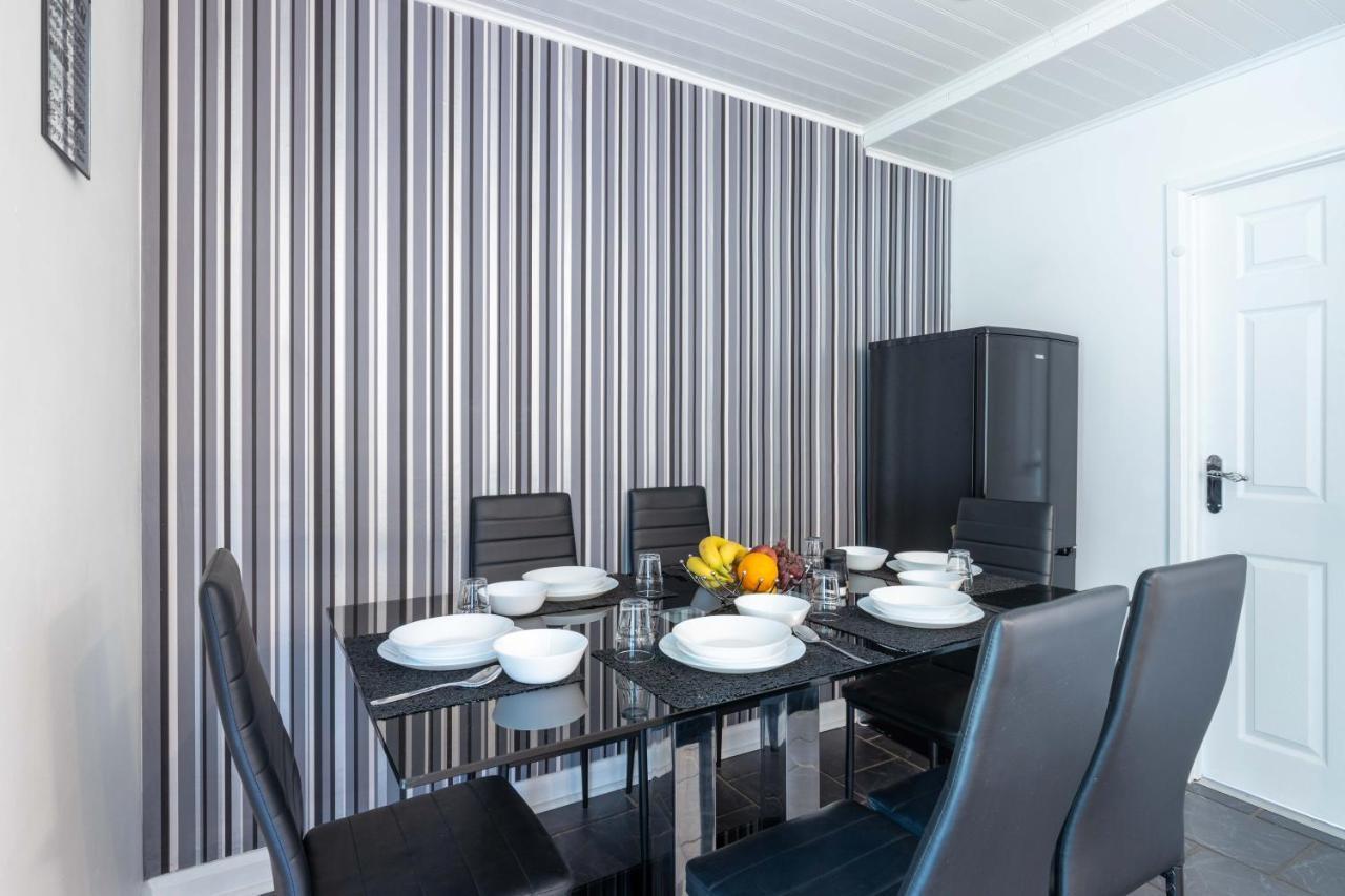 Capri 13 Sa - 3 Bedroom House Close To Loughborough University, Ev Car Facilities, Free Parking, Free Wifi - Ask For Contractor Rates! Bagian luar foto